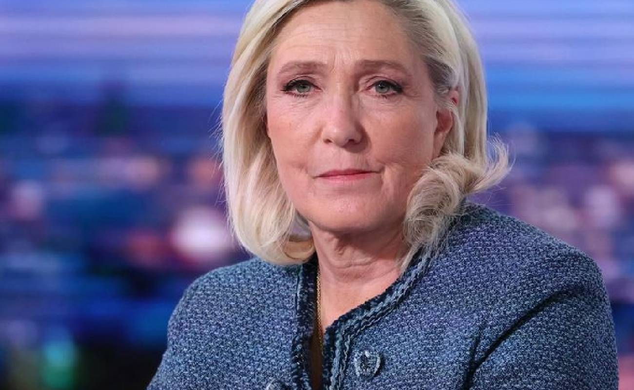 Le Pen destekçileri ve karşıtları sokakta