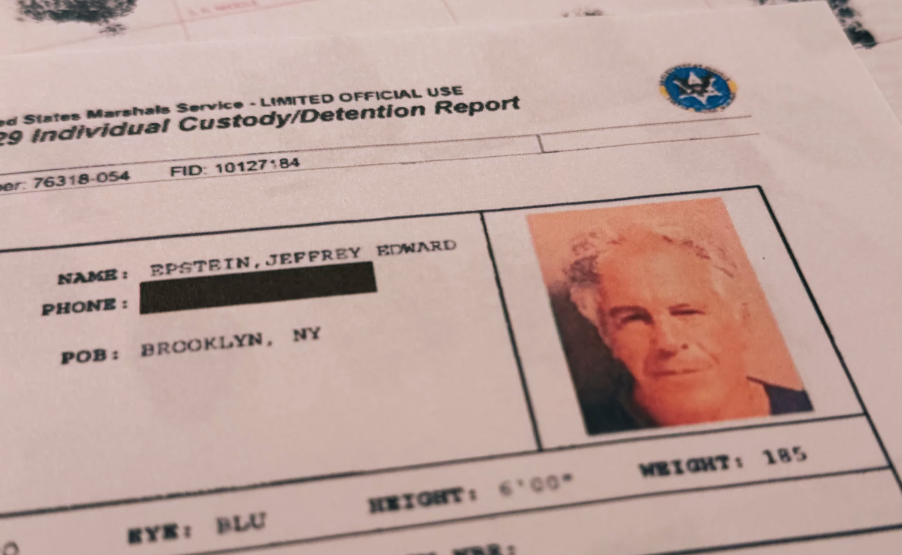 Trump’a ait Epstein belgeleri saklandı mı?