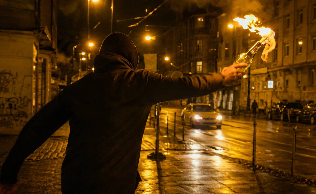 Münih’te savunma şirketine molotoflu saldırı girişimi: İki kişi yakalandı