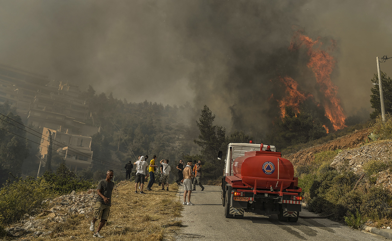 Yunanistan’da 53 farklı yangın: 4 köy tahliye edildi