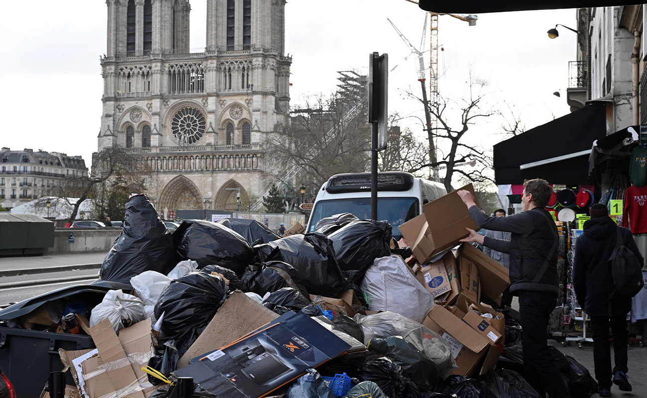 Paris’te temizlik işçileri süresiz greve gidecek