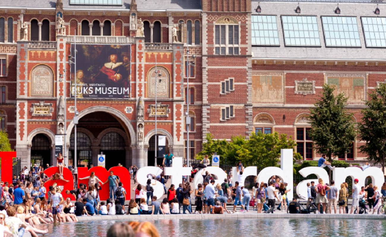 Amsterdamlılar artan kalabalık ve kirlilikten rahatsız