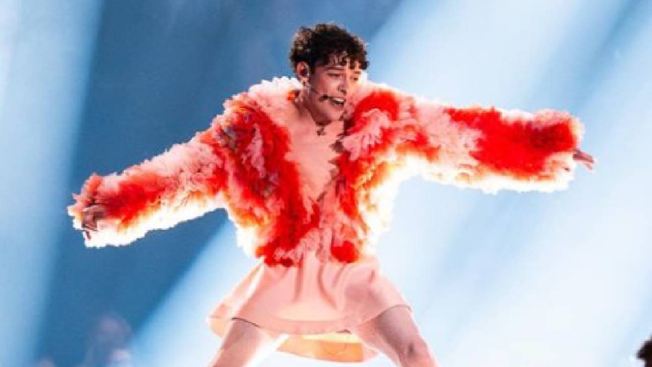 Eurovision'ın galibi Nemo'dan 'üçüncü cinsiyet' çağrısı