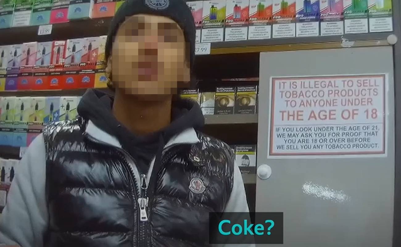 İngiltere’de market görünümlü dükkânlarda uyuşturucu alarmı